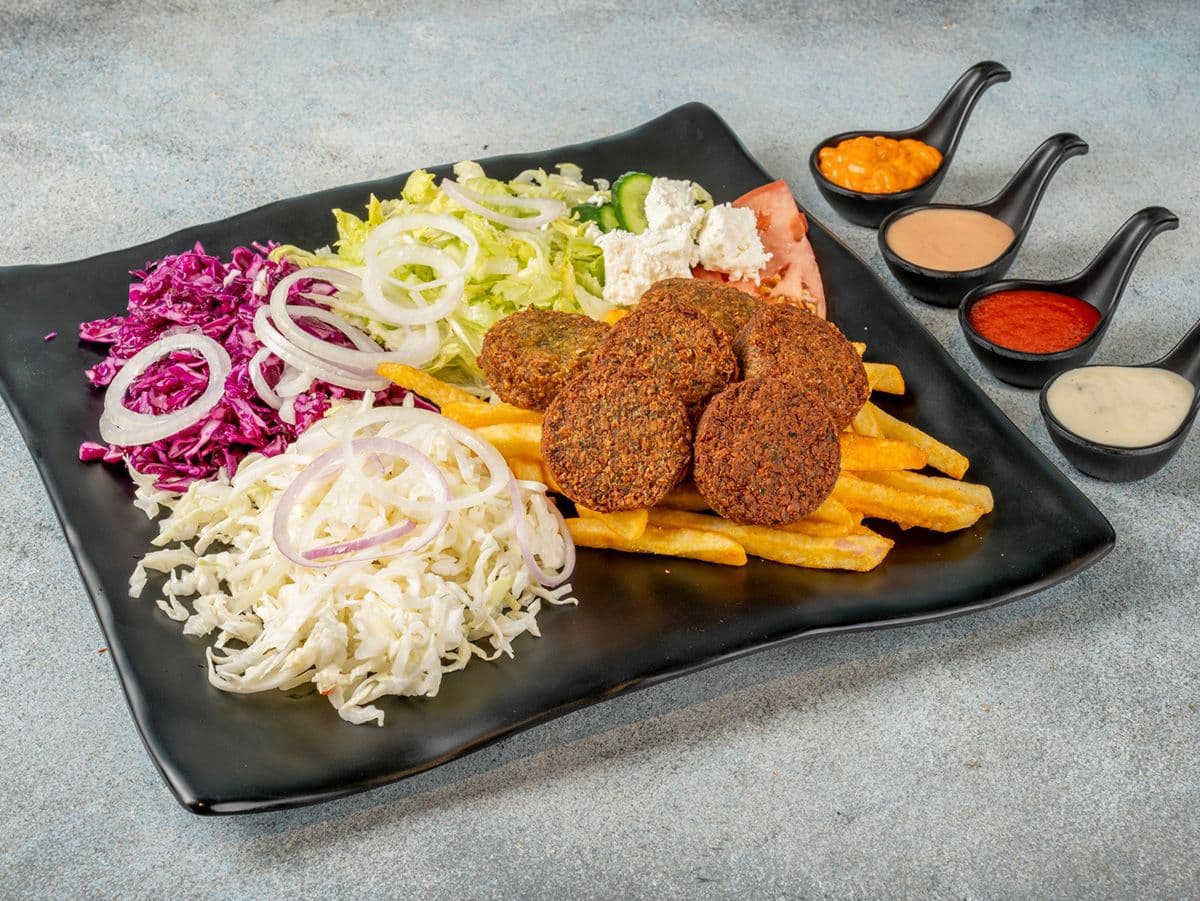 Falafel Teller mit Pommes oder Reis & Salat